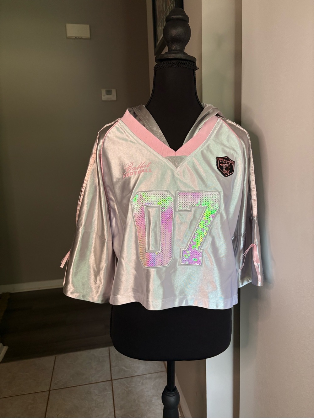 AKIRA Iridescent Pink Hooded Jersey Top with Sequin 07